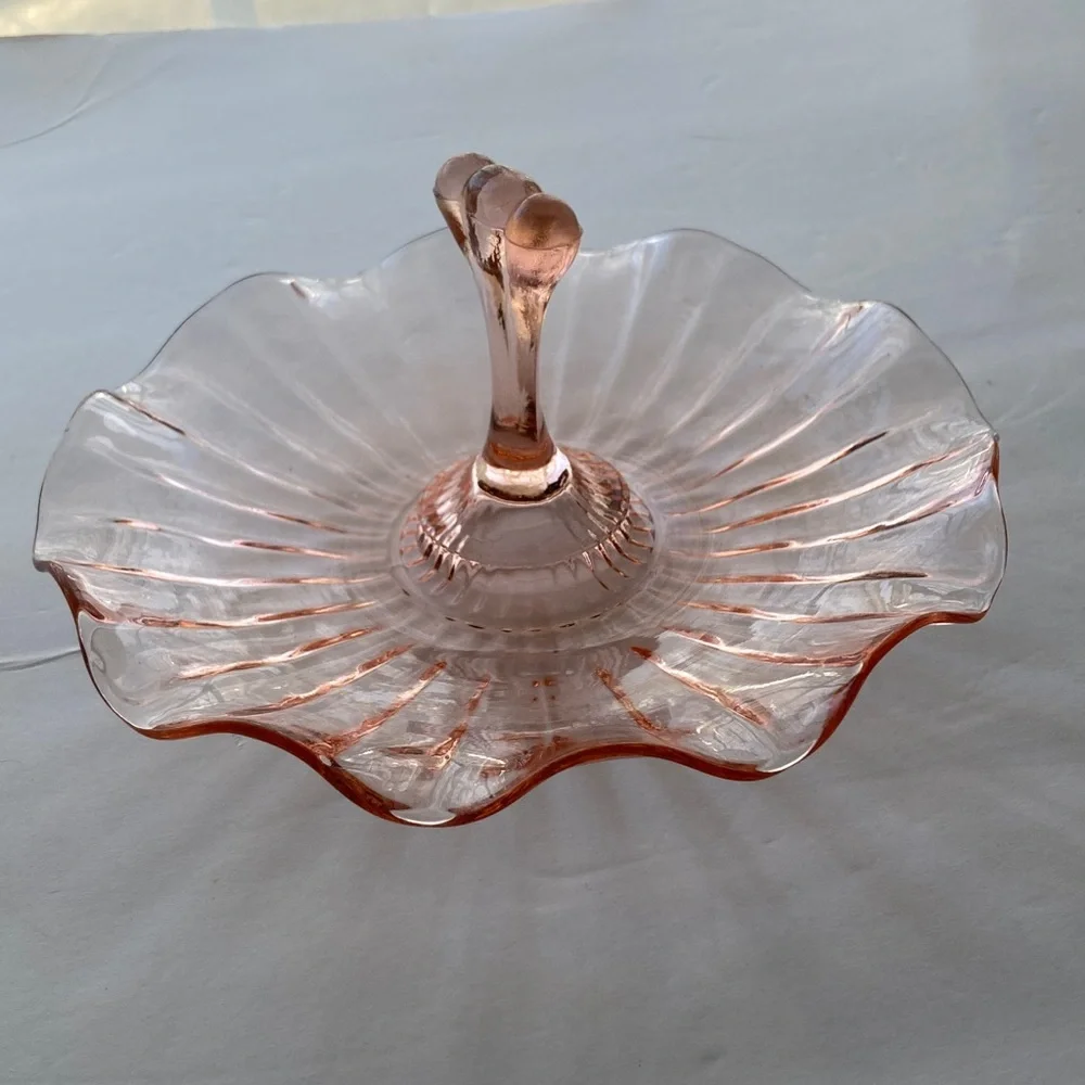 ANCHOR HOCKING Vintage Pink Glass Serving Candy Trinket Dish 4 inches Tall